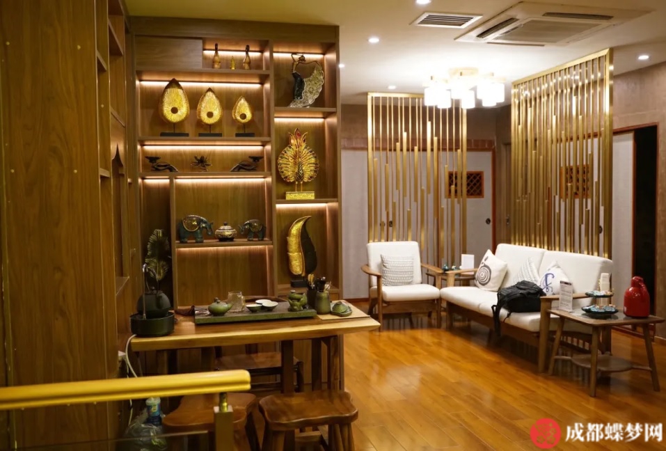 月中与朋友去成都专享足浴会所_手法专业，很温柔